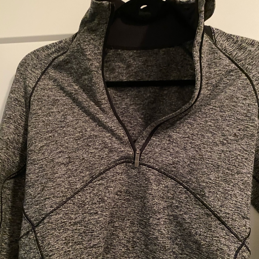 Lululemon half zip size 4